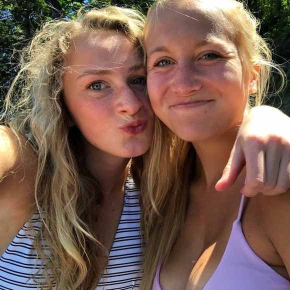 Meet your Posher, Zoe - Picture 1 of 1